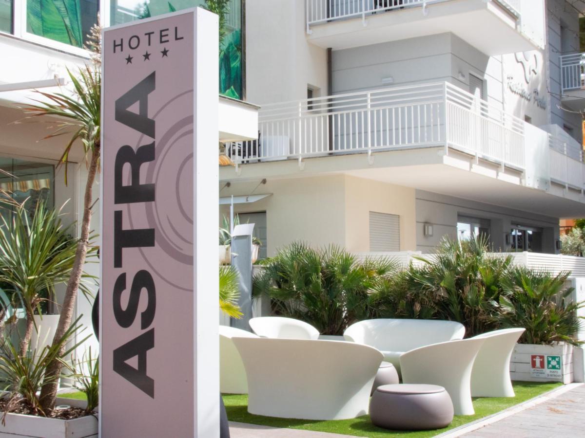 Design Hotel Astra B&B Misano Adriatico Esterno foto